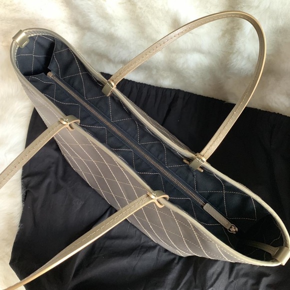 CHANEL tote Large Gold tote w dustbag, auth. card - Picture 8 of 8